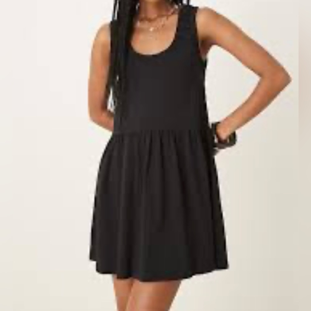NWOT Express Sleeveless Lace & Crepe Mini Dress